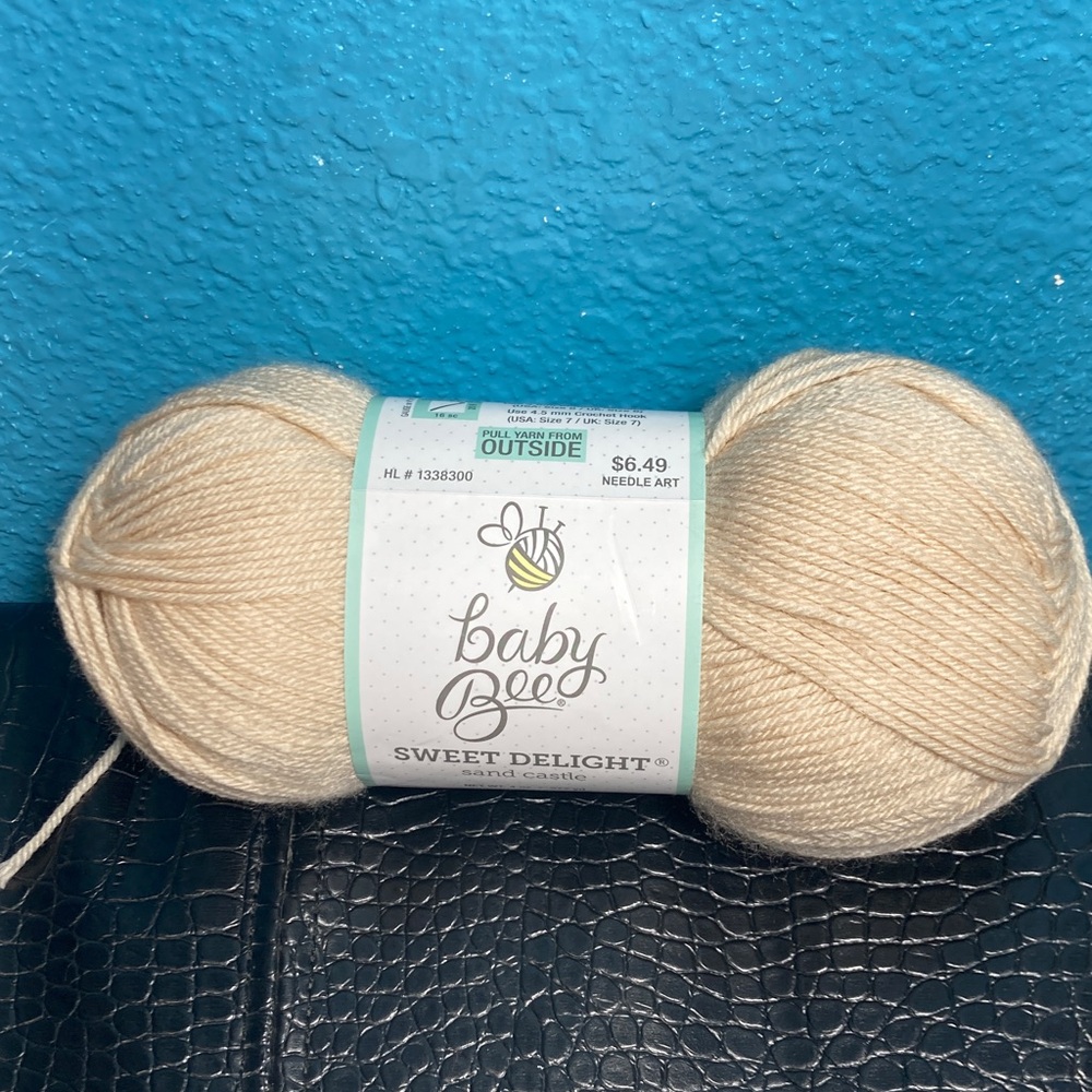 NWT Baby Bee Sweet Delight San Castle 4 ounces (121g) 60% Acrylic 40% Polyamide